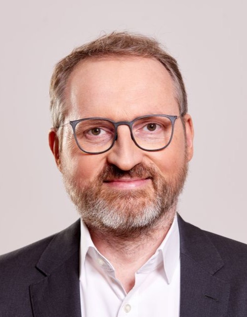 Dr. Christian Salder